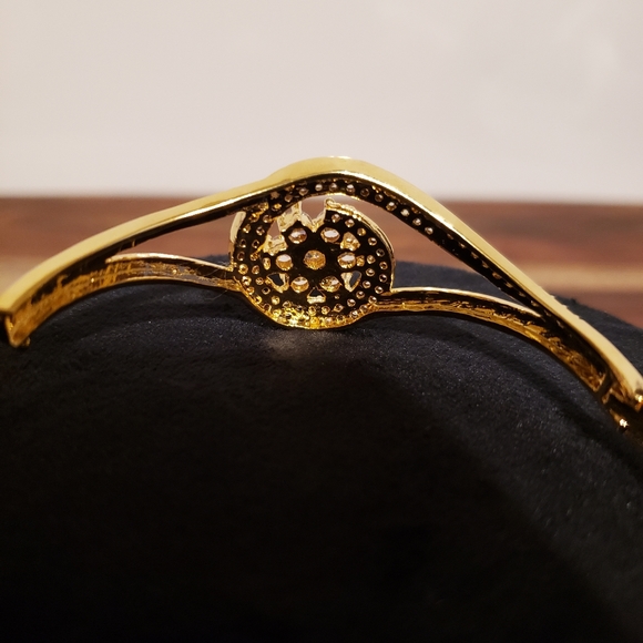 18K Gold Plated Swirl Bangle Bracelet - Picture 9 of 12